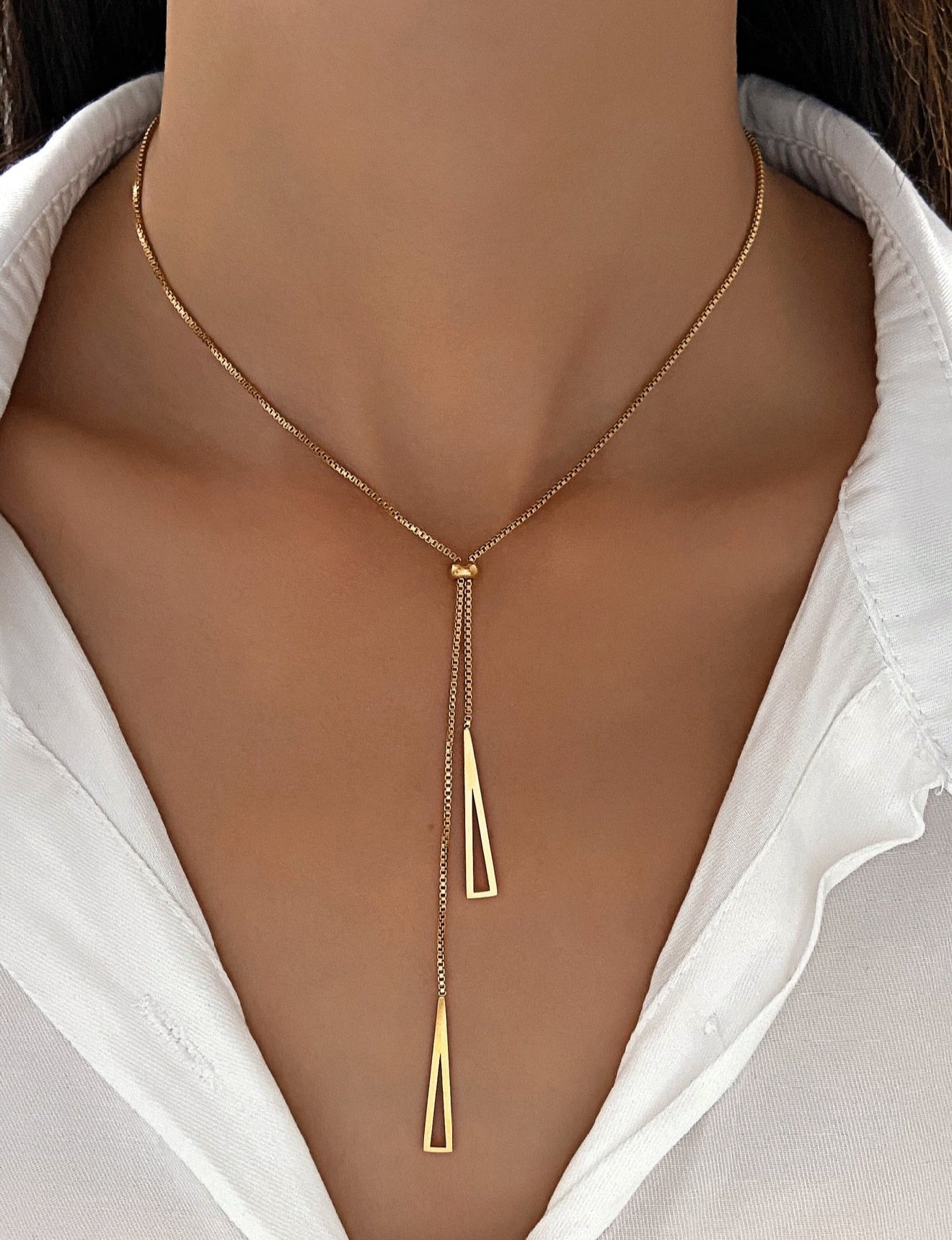 Mia Collar Minimalista Sara en Dorado