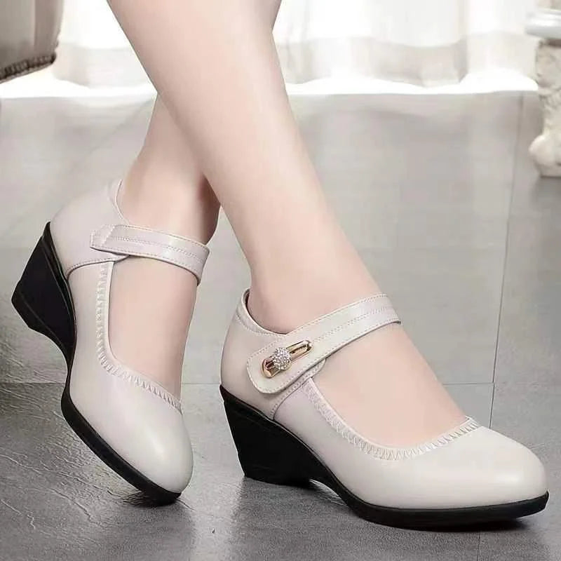 Avenyssa – Elegante Comfort Schoenen met Middenhoge Hakken