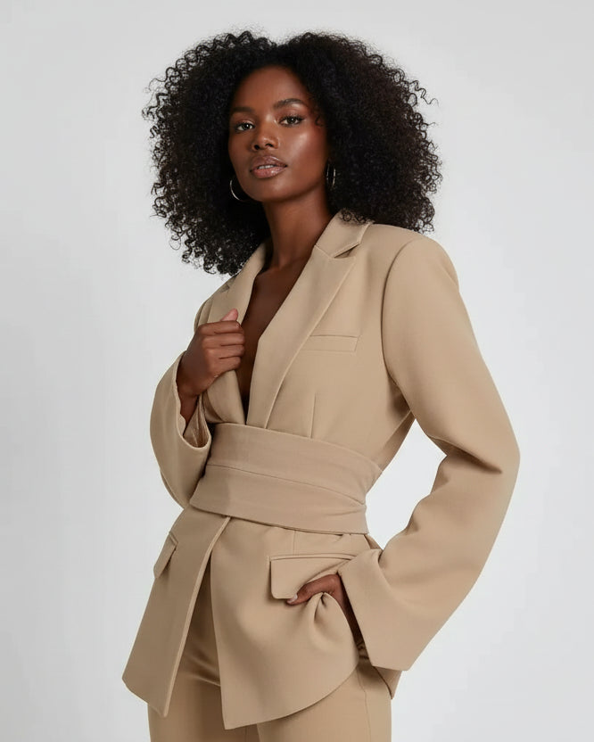 Blazer Suus - Eenvoud met een bijzonder vrouwelijk silhouet