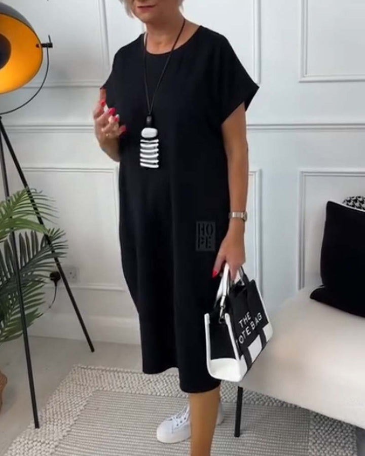 Marie - Casual jurk met korte mouwen en letterprint